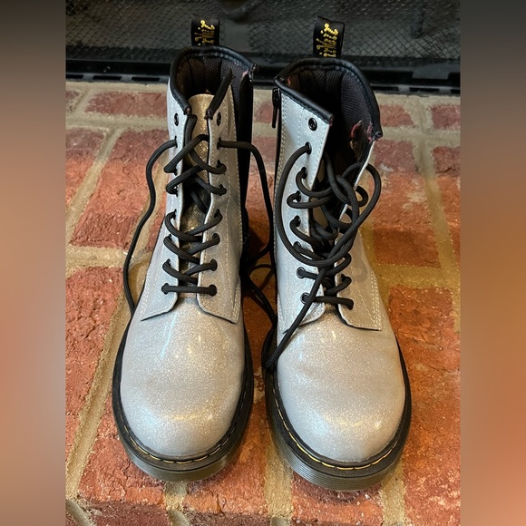 Woman’s Dr Martens Lace Up Boot, size 5M - Picture 5 of 7